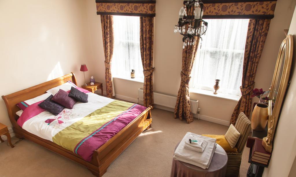 Wisteria House Bed & Breakfast Лимингтън Екстериор снимка